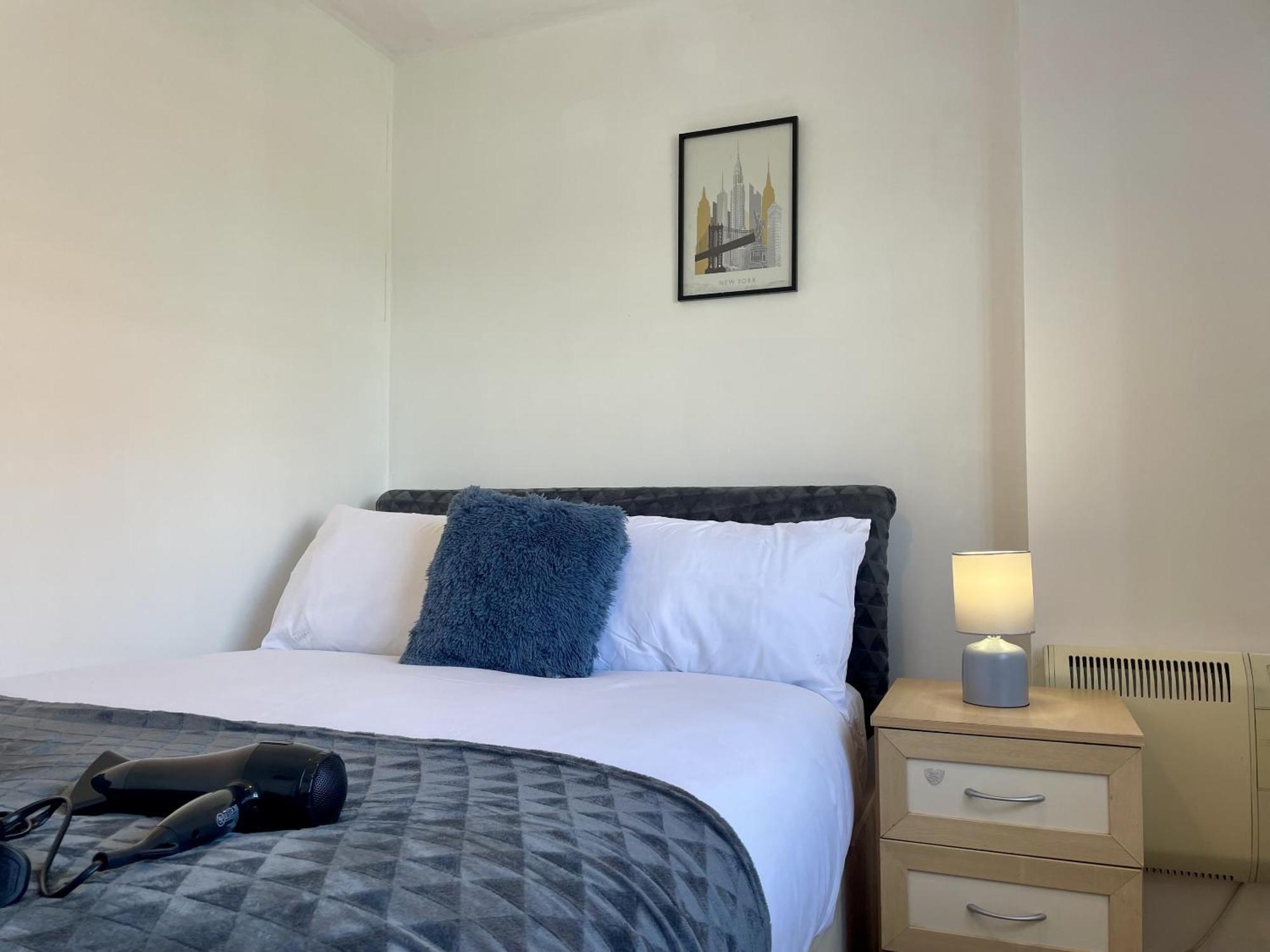 סווינדון Hk Life Serviced Apartment , City Centre מראה חיצוני תמונה