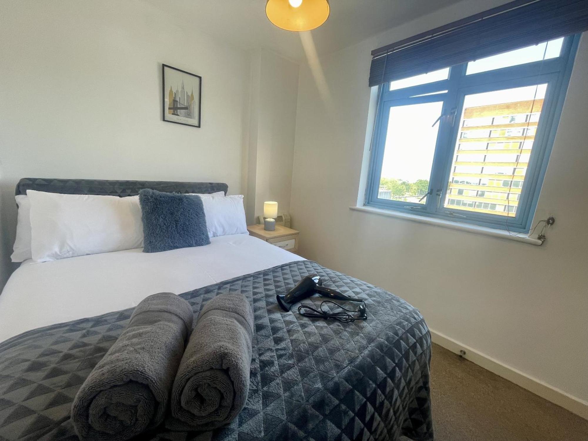 סווינדון Hk Life Serviced Apartment , City Centre מראה חיצוני תמונה