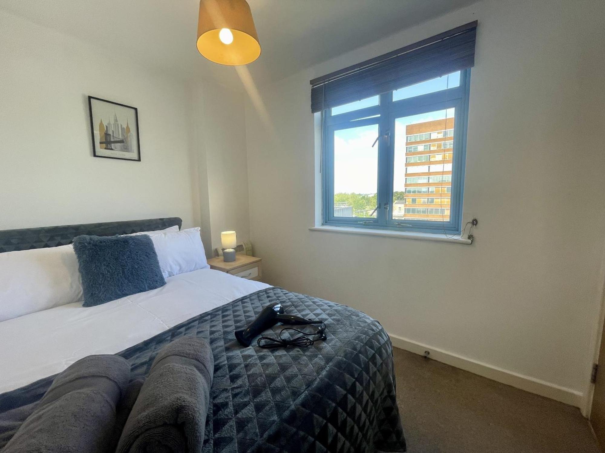 סווינדון Hk Life Serviced Apartment , City Centre מראה חיצוני תמונה