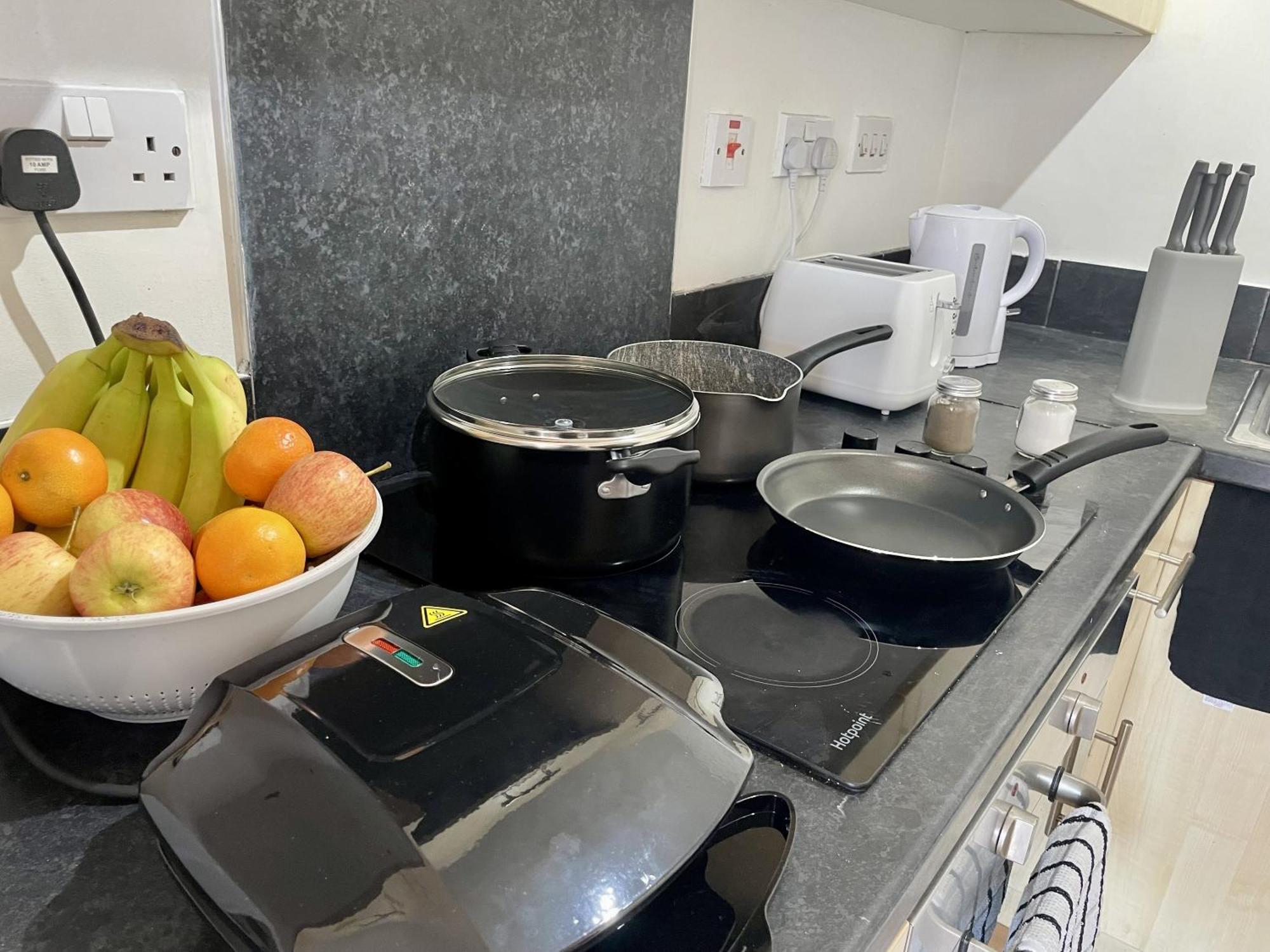 סווינדון Hk Life Serviced Apartment , City Centre מראה חיצוני תמונה